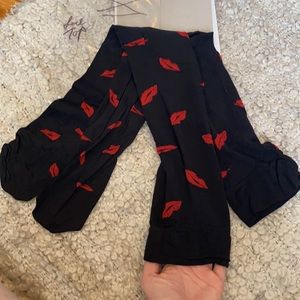 ♥️ NWT Music Legs Black w/Red Lips Thigh Highs